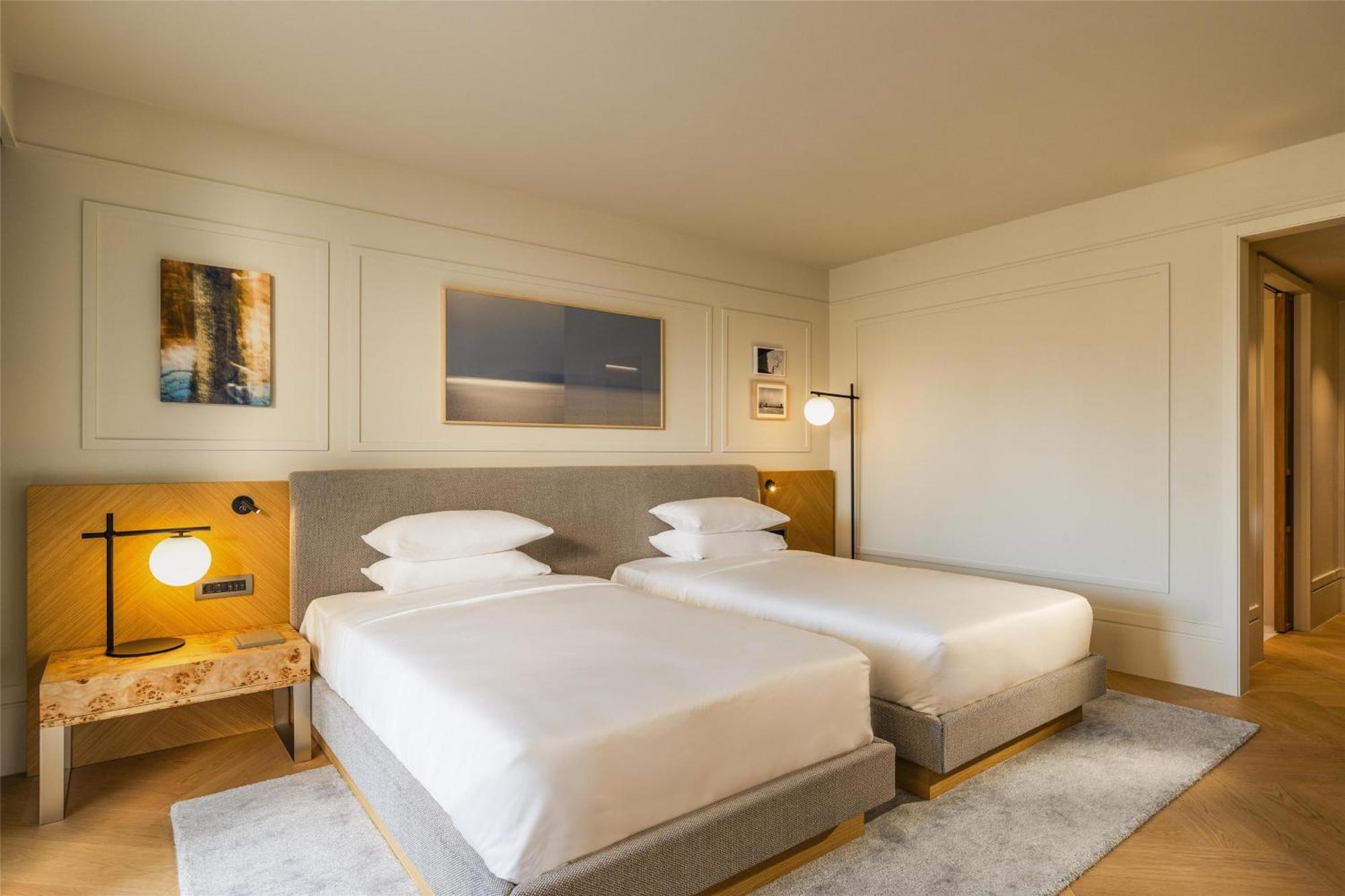 Hyatt Regency Hotel 5*